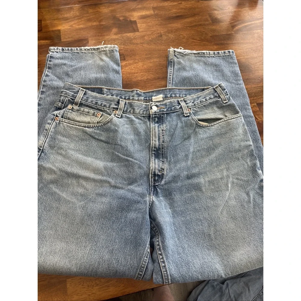 Levi's 550 Relaxed Fit Jeans Men's Size 40x34 Medium Wash Blue Y2K Classic Denim